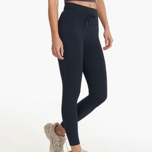 Vuori Daily Legging - Black camo
